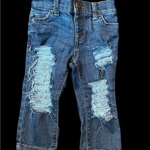 OshKosh B’Gosh super cute distressed denim jeans. Size 9 months